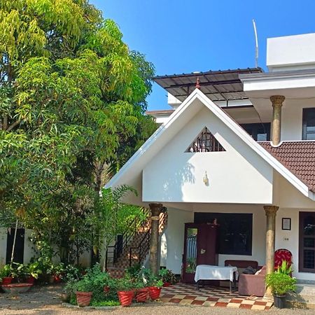 Alma Homestay Mararikulam Exteriör bild